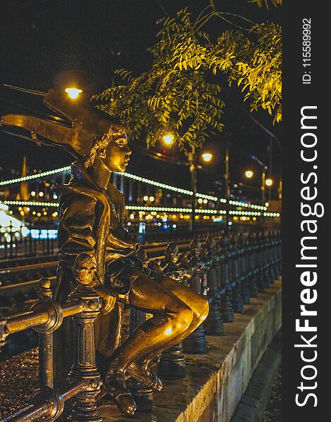 Hungary, Budapest, little princess sculpture, nightlife. European old city architecture, night, modern statue of the sculptor daughter.