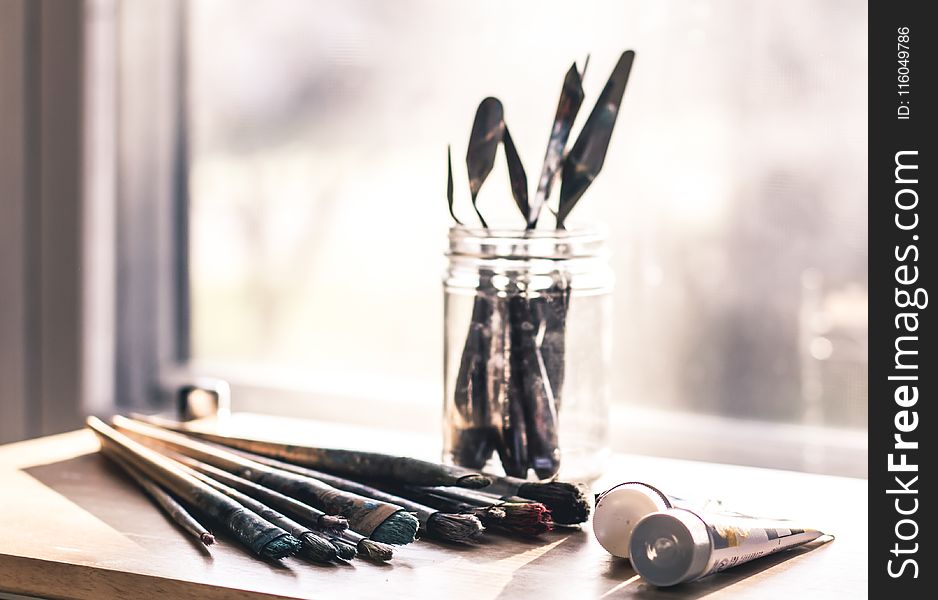 Selective Focus Photography of Paint Brush Set