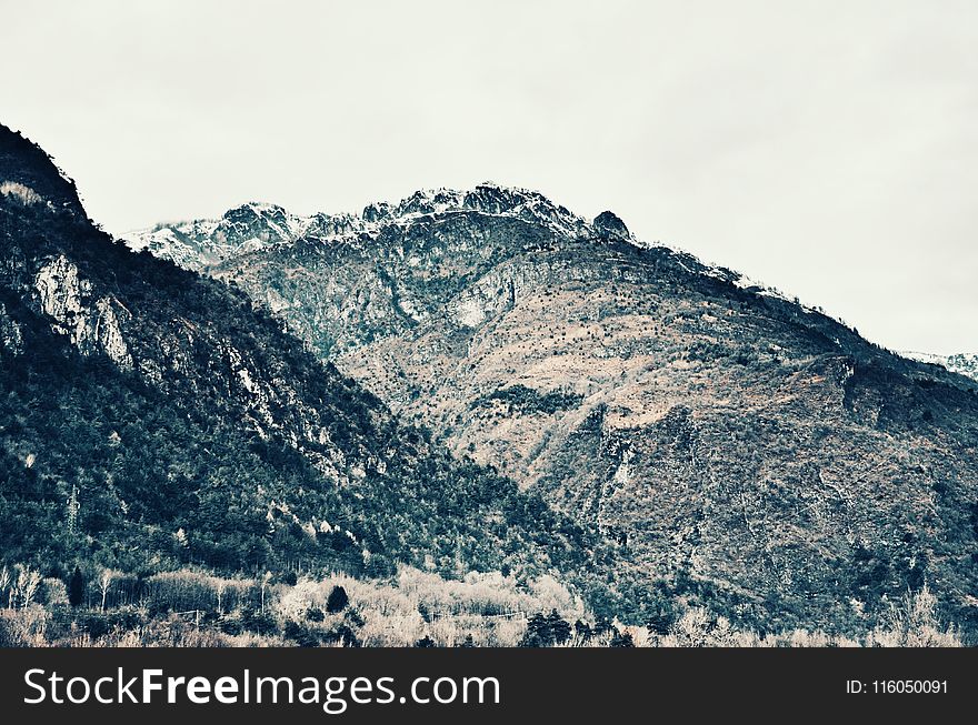 Green And White Mountain Photo At Daytime