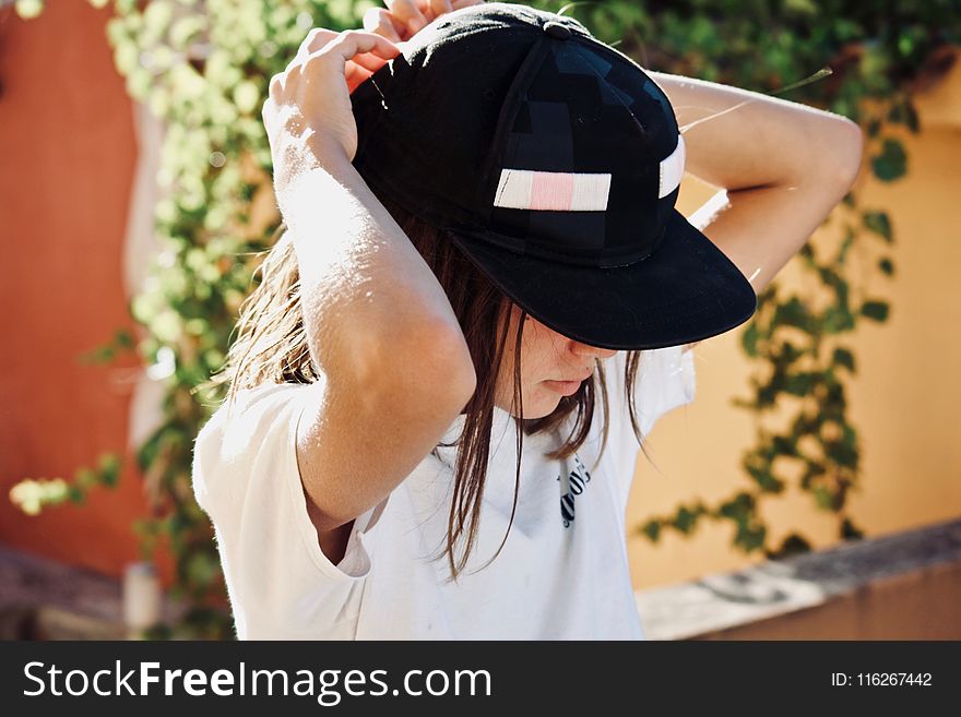 Fashion Accessory, Headgear, Shoulder, Sun Hat