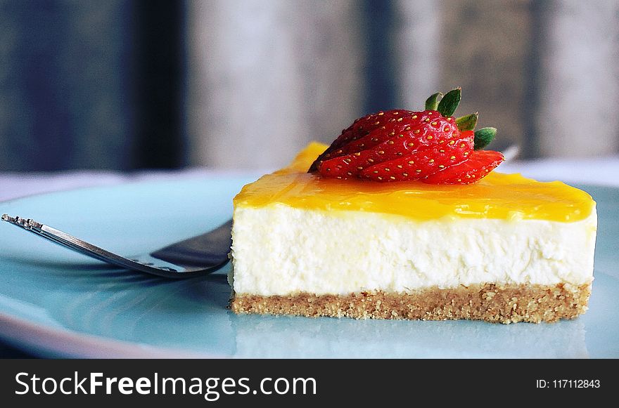 Cheese Cake With Strawberry Fruit