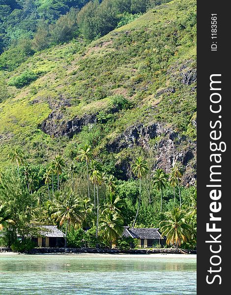 Two Tropical beach houses, Tahiti