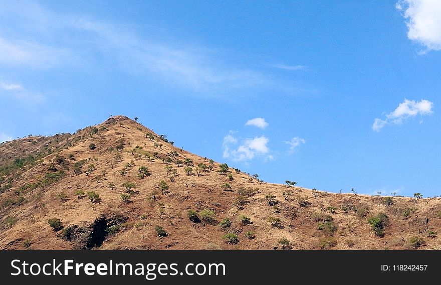 Sky, Ridge, Mountainous Landforms, Vegetation