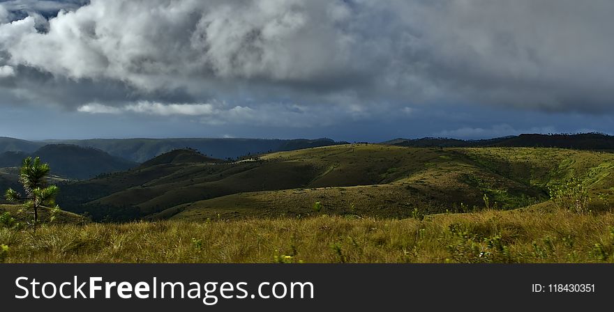 Highland, Sky, Grassland, Vegetation