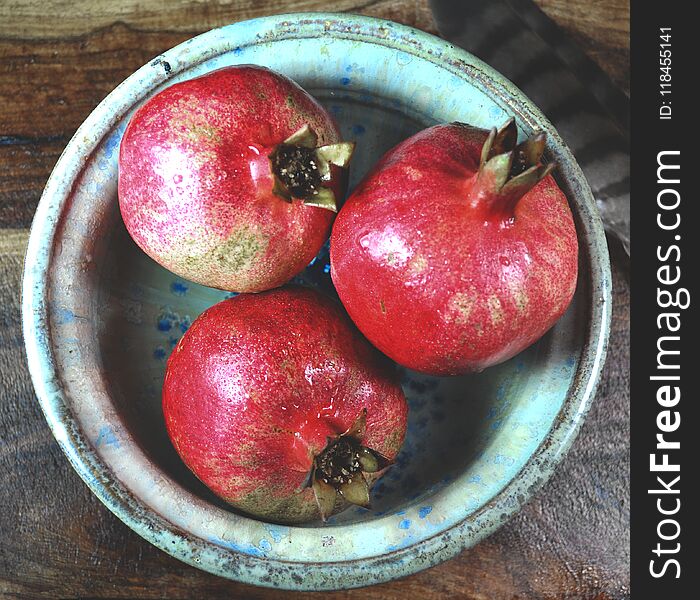 What a Beautiful pomegranate bowl and lovely as ever!. What a Beautiful pomegranate bowl and lovely as ever!