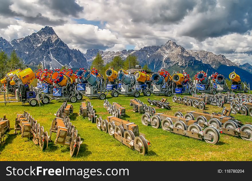 Mountainous Landforms, Mountain Range, Mountain, Grass