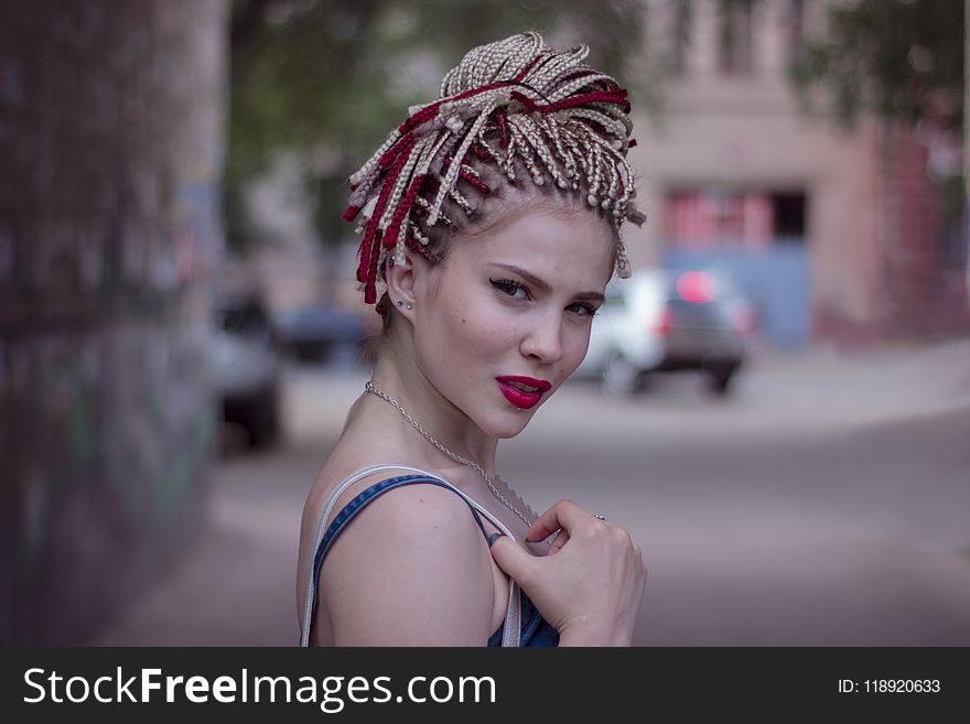 Selective-focus Photography Of Woman With Blonde And Red Hair