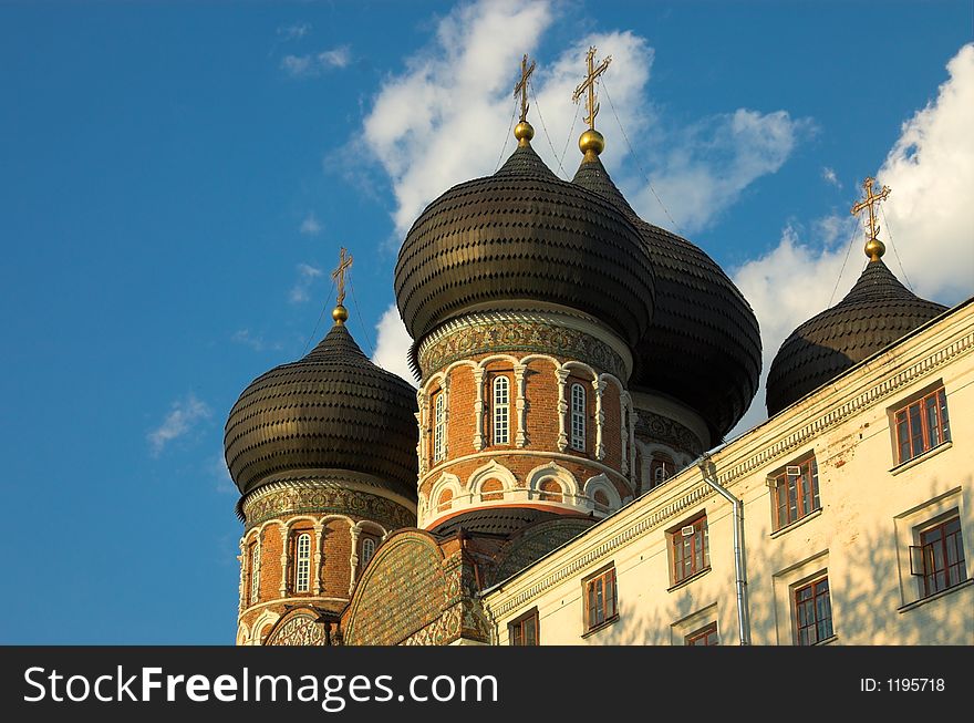 Izmailovo church domes