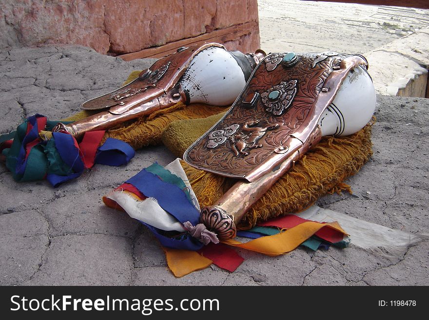 Richly decoracted con shell trumpets sed by Buddhist monks. Photo taken at the Thikse monastery in Ladakh. Richly decoracted con shell trumpets sed by Buddhist monks. Photo taken at the Thikse monastery in Ladakh