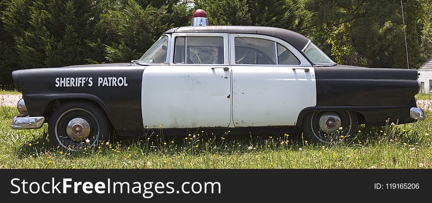 Vintage Sheriff`s Patrol Car
