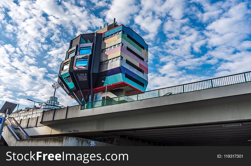 Sky, Building, Metropolitan Area, Architecture