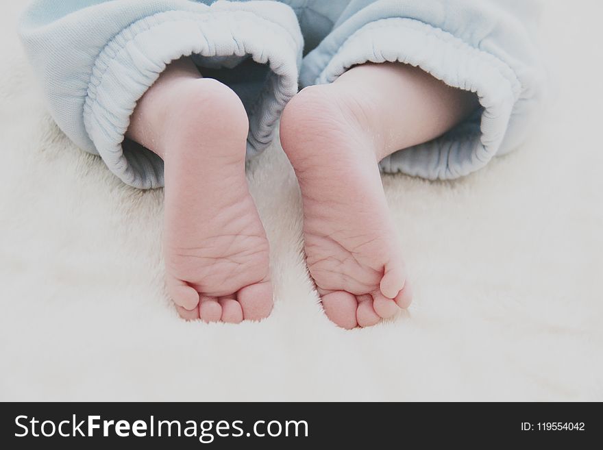 Close-up Photography of Baby&#x27;s Feet