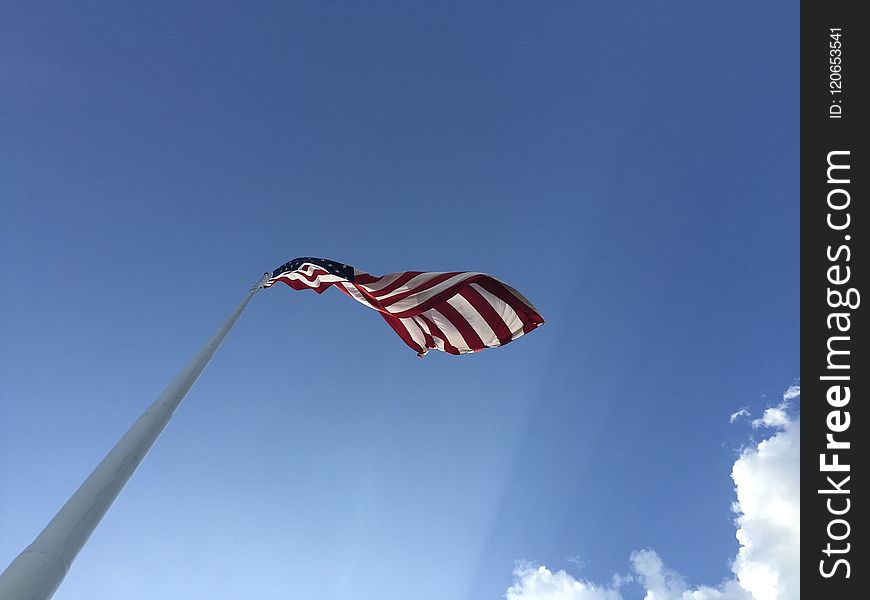 Sky, Flag, Wind, Daytime