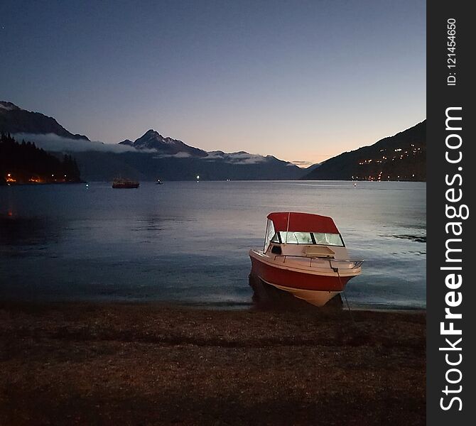 Sunset on Lake Wakatipu, Queenstown, New Zealand. Sunset on Lake Wakatipu, Queenstown, New Zealand.