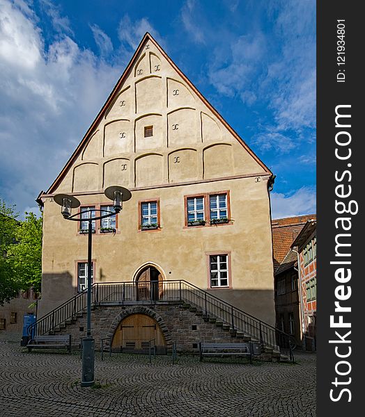 Sky, Building, Medieval Architecture, Property