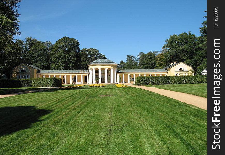 The Ferdinand's Spring Colonnade and a park