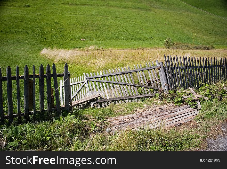 Fence and port