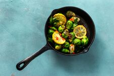 Fried Broccoli Cast Iron Pan Top View Healthy Vegetarian Food Royalty Free Stock Photography