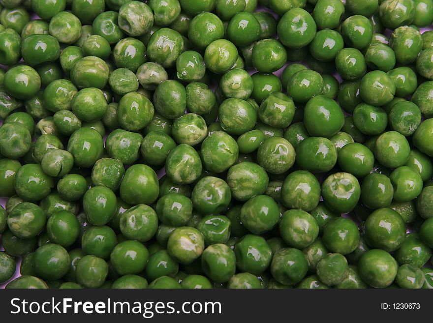Pattern of many green peas