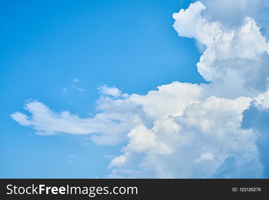 Sky, Cloud, Daytime, Blue