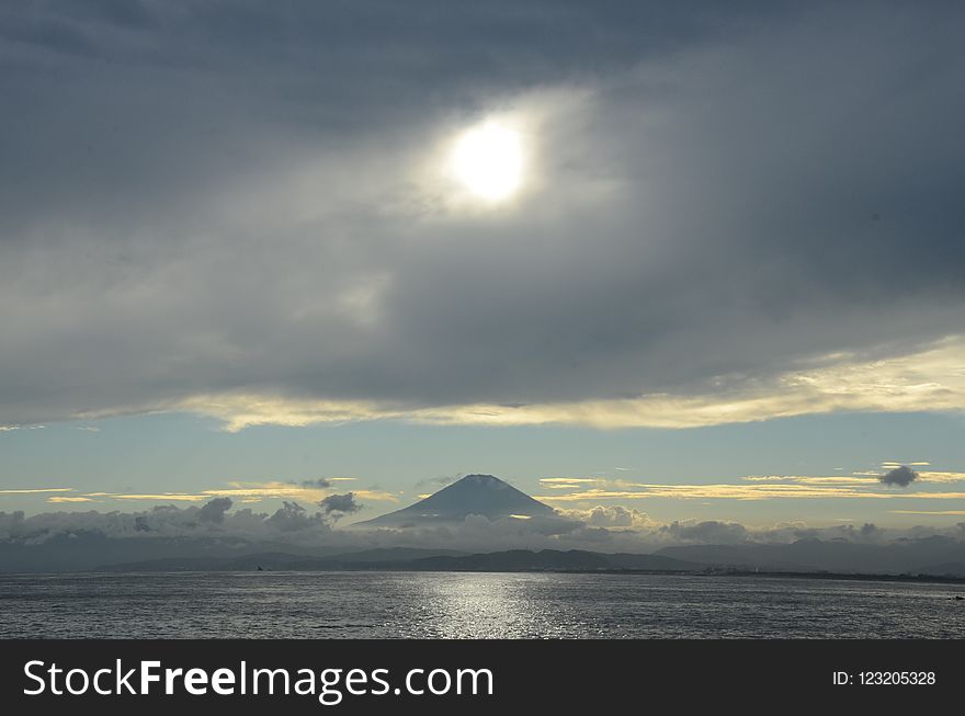 Sky, Horizon, Cloud, Daytime