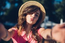 Close Up Portrait Nice Laughing Girl In Hat, Making Selfie On The Beach.Cute Summer Fashion Portrait Of Beauty Brunette Woman Havi Royalty Free Stock Photo Close Up Portrait Nice Laughing Girl In Hat, Making Selfie On The Beach.Cute Summer Fashion Portrait Of Beauty Brunette Woman Havi Royalty Free Stock Photo