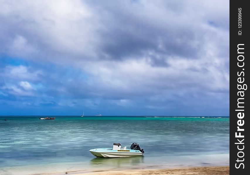 Sky, Sea, Coastal And Oceanic Landforms, Body Of Water