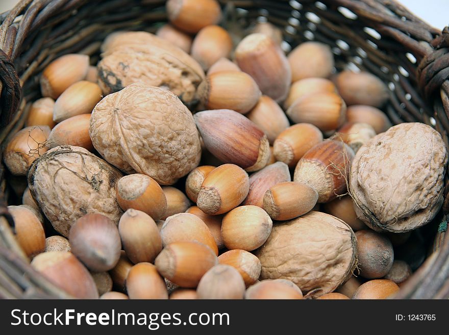 Hazel nuts and walnuts in frail