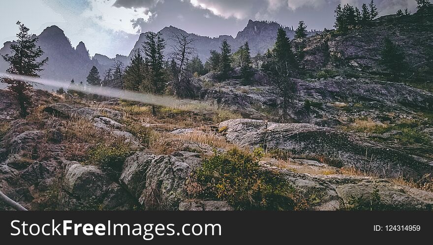 Sun setting in the crisp mountains. Sun setting in the crisp mountains