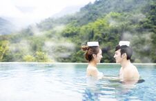 Young Couple Relaxing In Hot Springs Royalty Free Stock Photography Young Couple Relaxing In Hot Springs Royalty Free Stock Photography