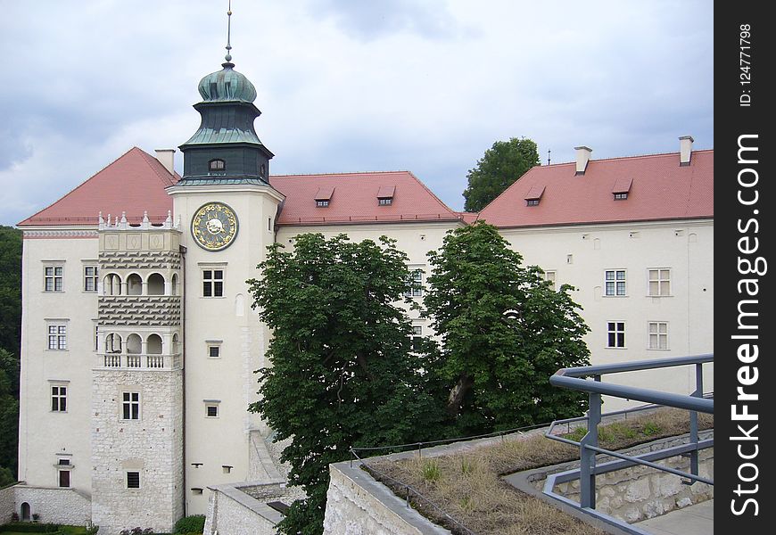 Building, Château, Town, Historic Site