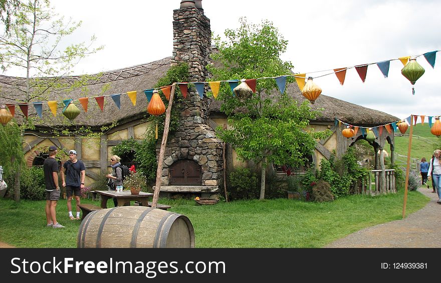 Recreation, Tree, Outdoor Structure, Grass