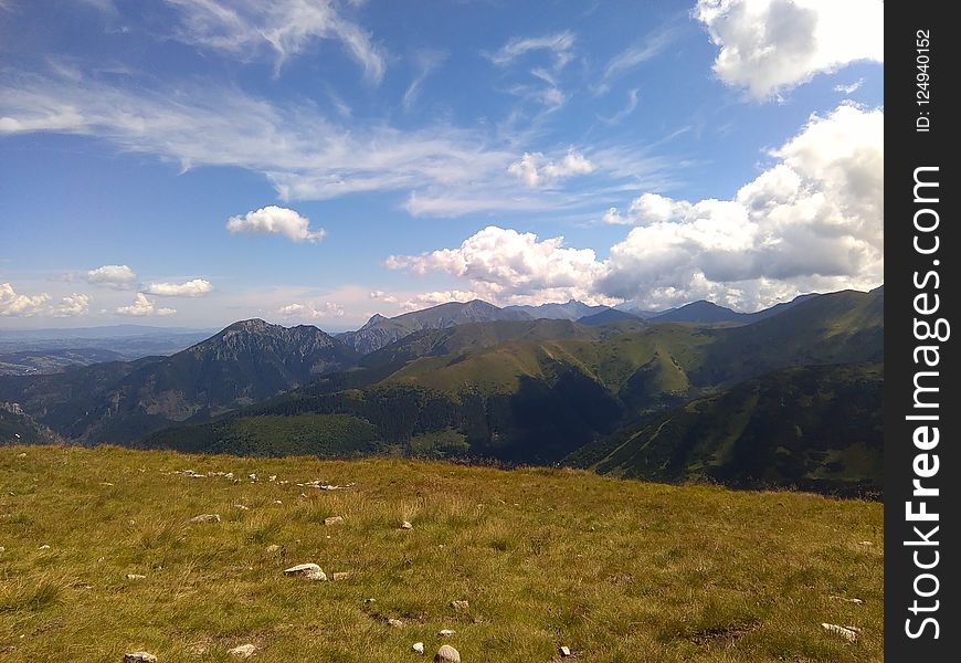 Sky, Highland, Mountainous Landforms, Grassland