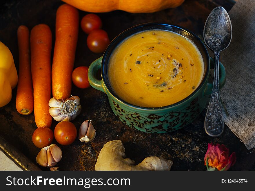 Ginger soup with vegetables and spices.