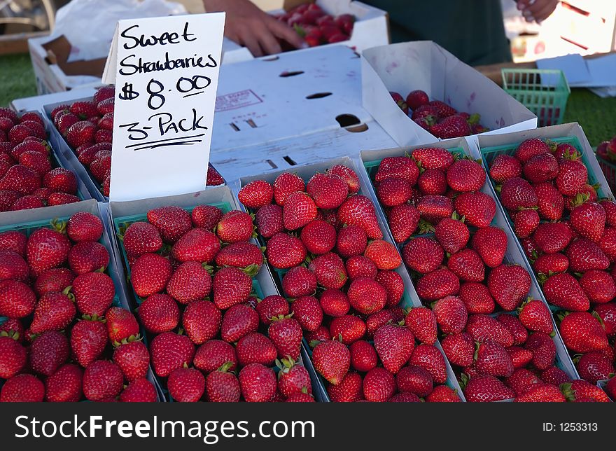 A bunch of strawberryat farmers market