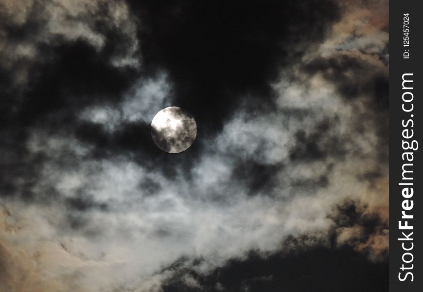 Sky, Cloud, Atmosphere, Daytime