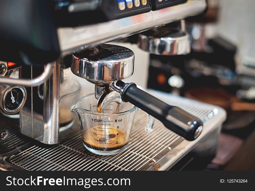 Barista preparing to make coffee in coffee shop