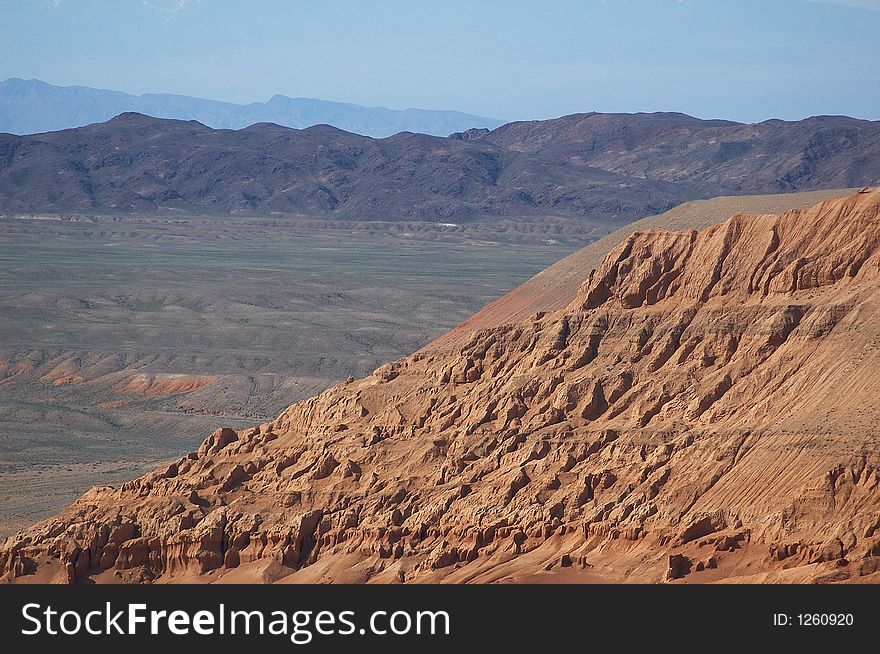 3 mountain ranges in desert