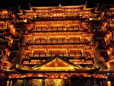The Great Buddhist Temple Of China With A Grand And Magnificent Night View Stock Images