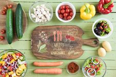 Cutting Board And Fresh Vegetables Stock Photography