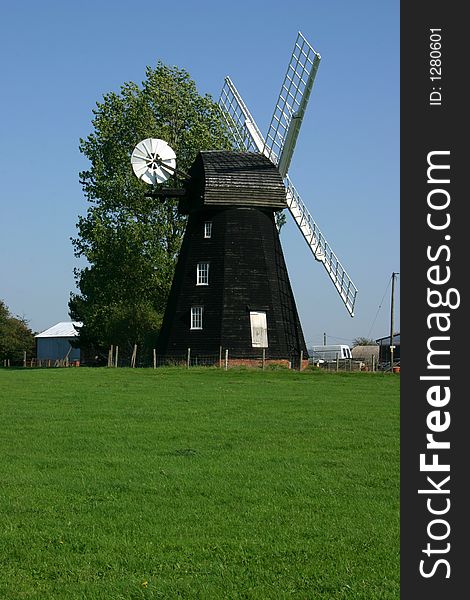 Lacey Green windmill in Buckinghamshire dates from 1650 and is the oldest smock design windmill in England