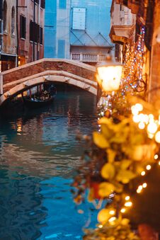 Venice Canal Late At Night With Street Light Illuminating Royalty Free Stock Photos