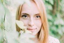 Free Beautiful Attractive Young Woman Posing In Spring Park Wearing W Stock Photo - 129105730