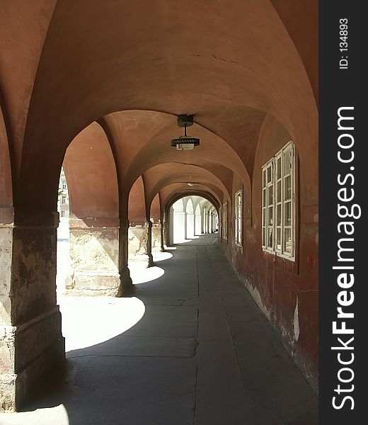 Passage through the old arcades