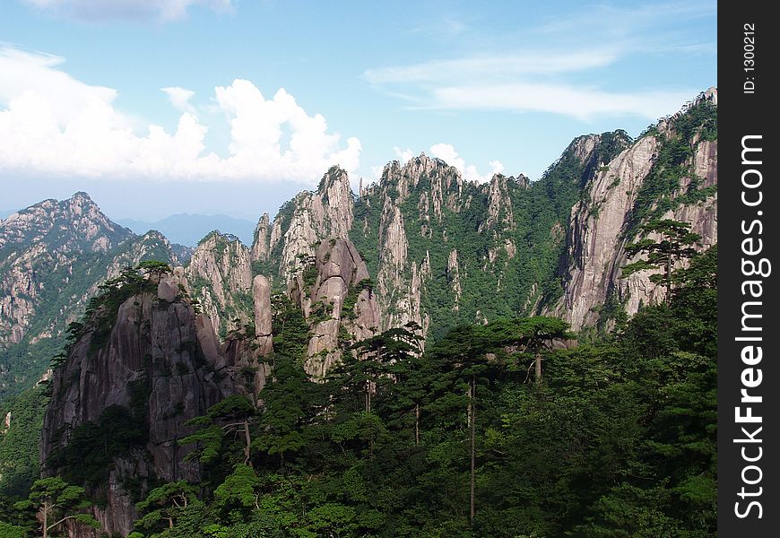 The scenery of Huangshan in China and it is very beautiful palce. Many peoples go to here to travel.