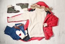 Free Set Of Stylish Winter Outfit On Wooden Background Royalty Free Stock Photography - 130888907