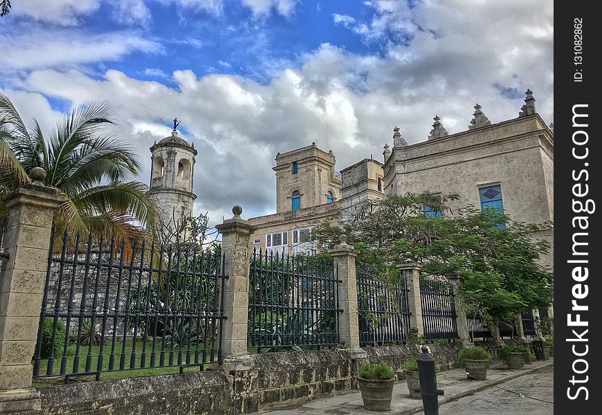 Sky, Landmark, Property, Stately Home