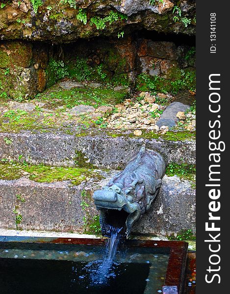 Shuri Castle Dragon Fountain