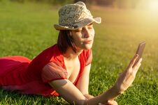 Free Attractive Girl In Red Dress Royalty Free Stock Images - 131583689