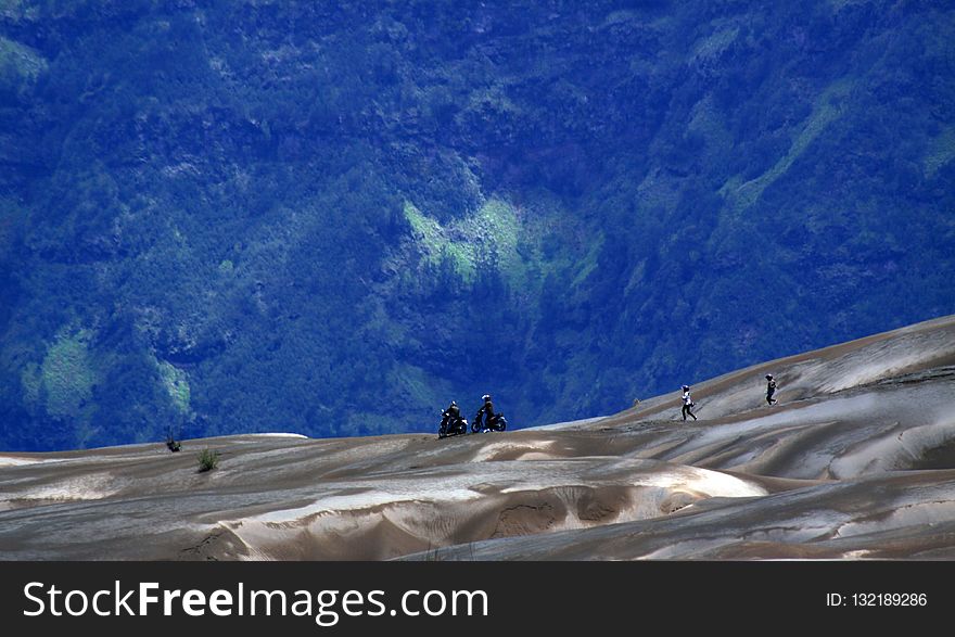 Sky, Mountain Range, Mountainous Landforms, Mountain